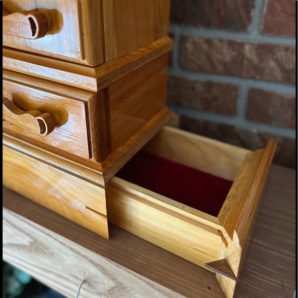 🐈Rare Vintage Large Solid Wood Hand
Carved Cat Lovers Jewelry
Armoire Heirloom - Picture 7 of 12